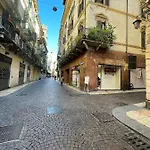 Magnolia - Piazza Delle Erbe *